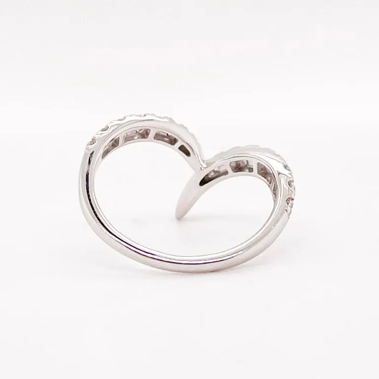 14k White Gold V Diamond Band
