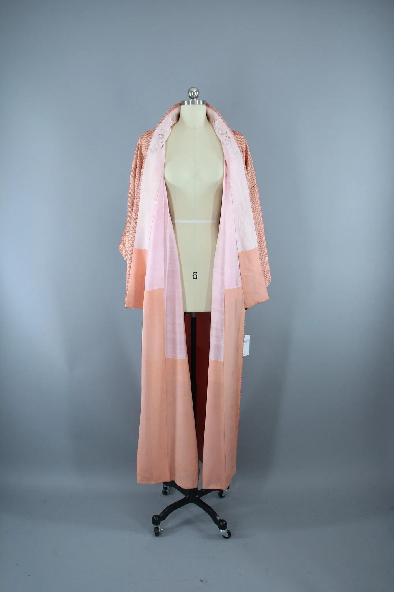 1950s Vintage Silk Kimono Robe  / Tulips Floral Embroidery / Salmon Pink