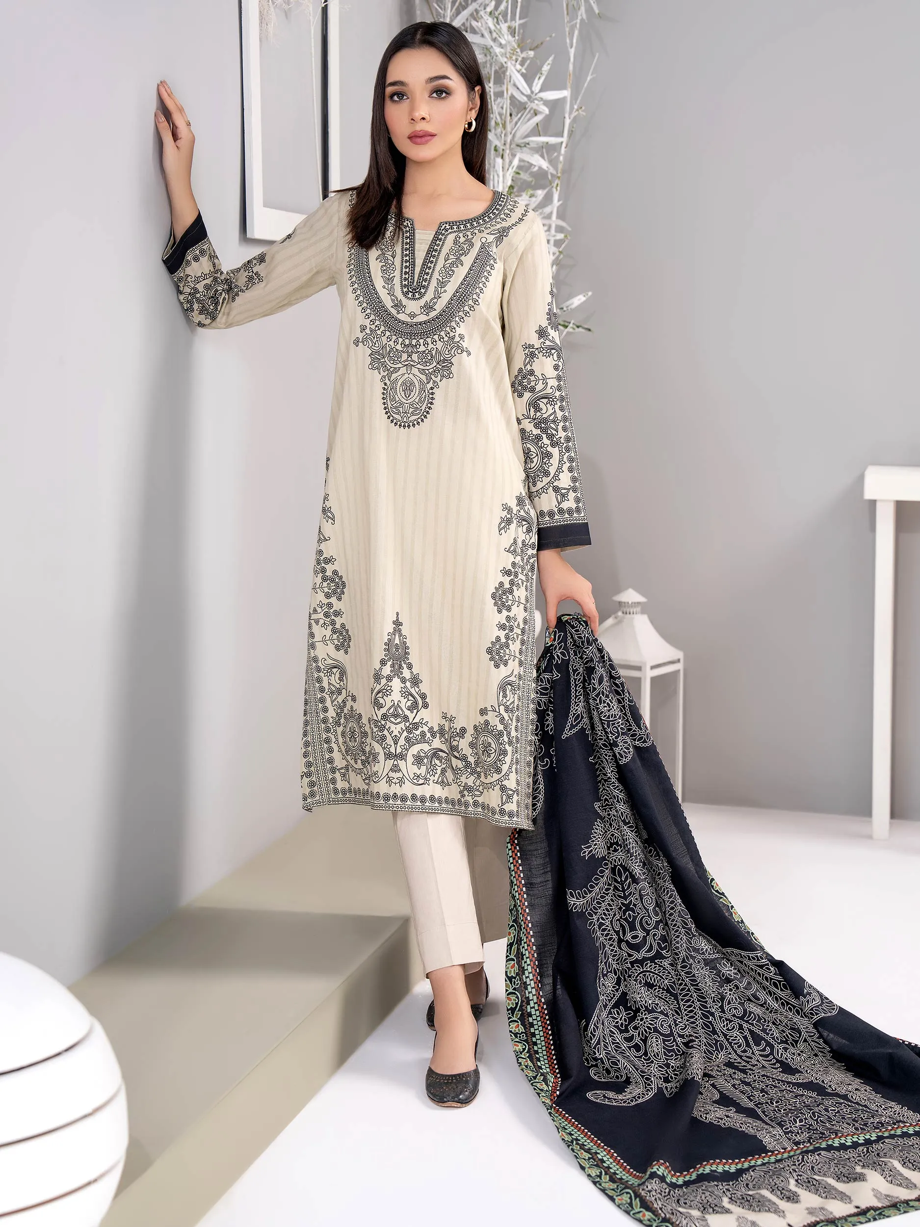 2 Piece Khaddar Suit-Printed(Unstitched)