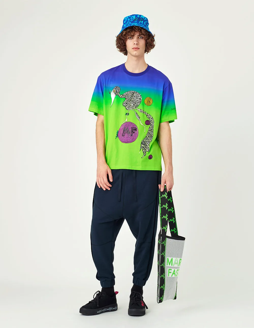 Graffiti prints simple round neck