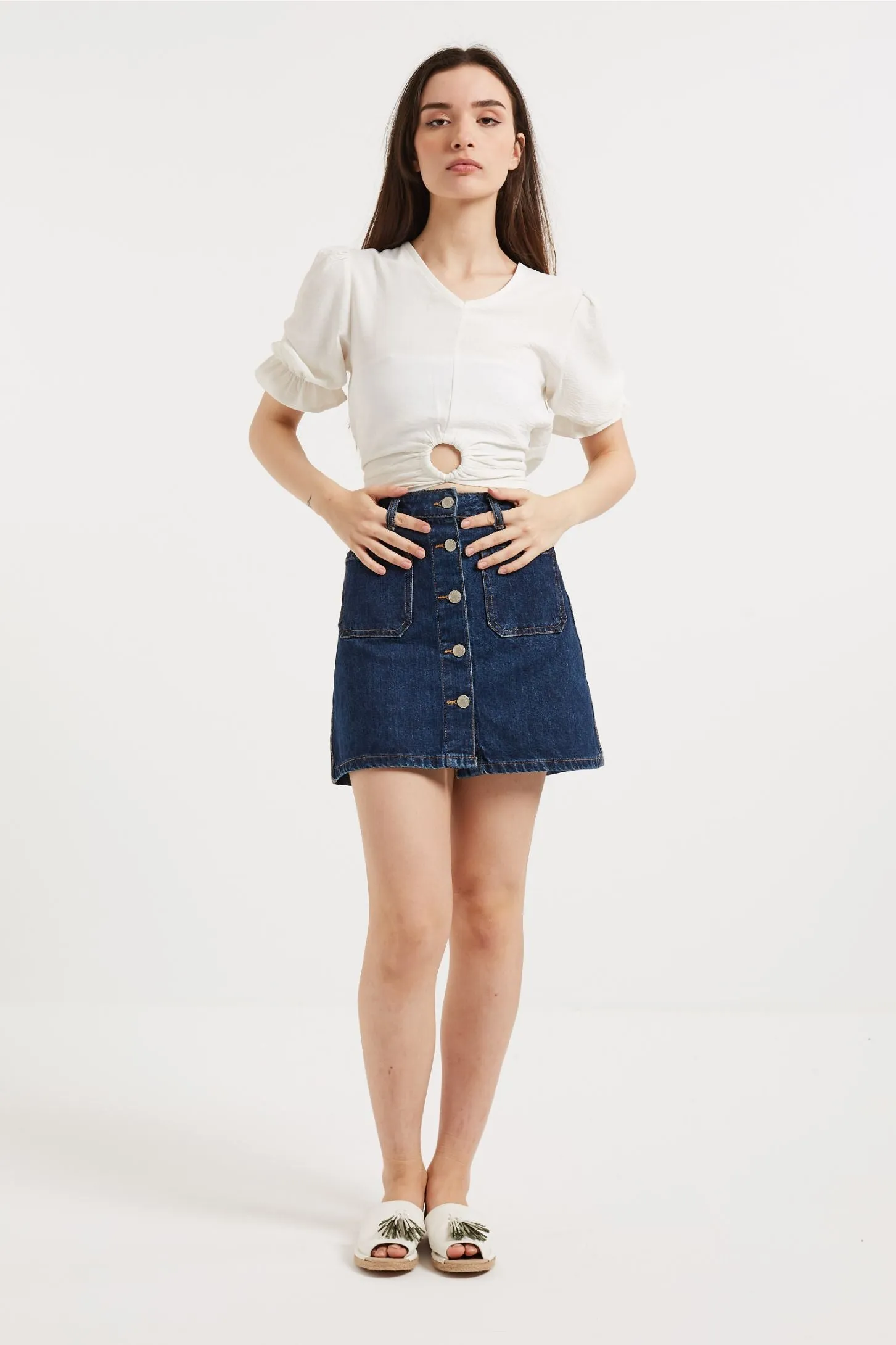 HOLLOW CROP TOP - WHITE