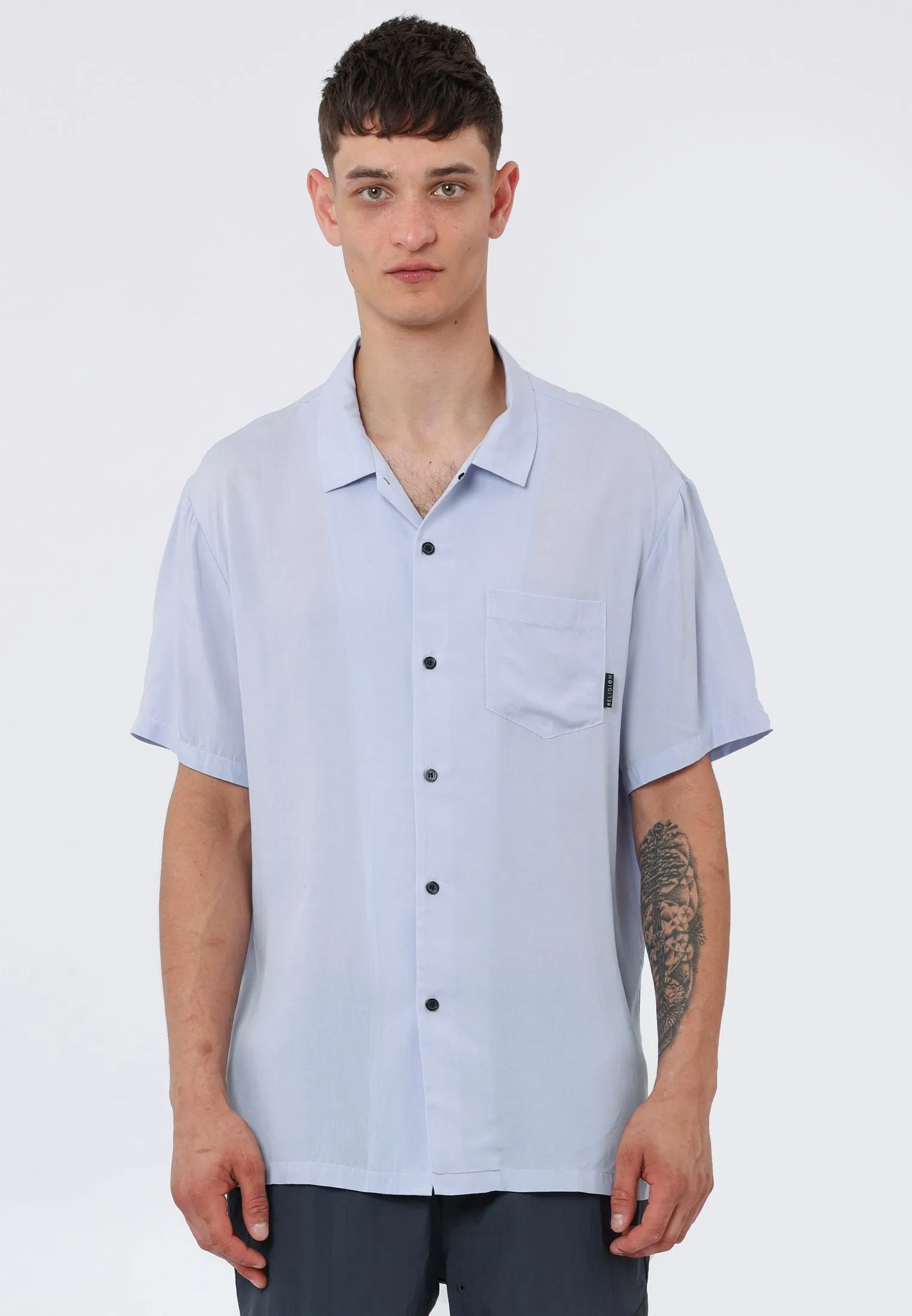 PYRAMID SHIRT PALE BLUE